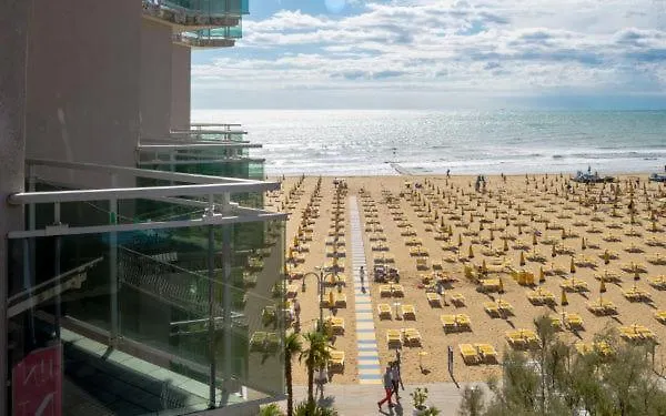 Hotel Nizza Frontemare Superior 3 Stelle Τζεσόλο Λίντο