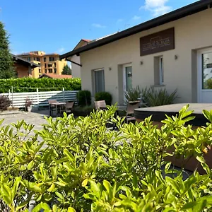 https://la-corte-di-silvia.it-lombardy.com
