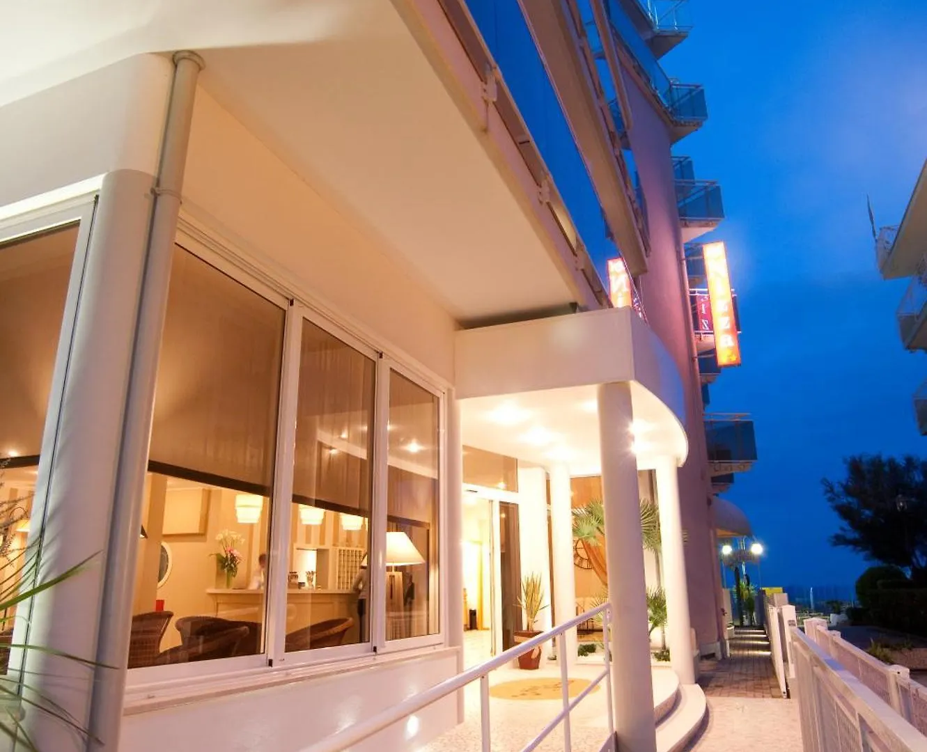 Hotel Nizza Frontemare Superior 3 Stelle Jesolo Italie