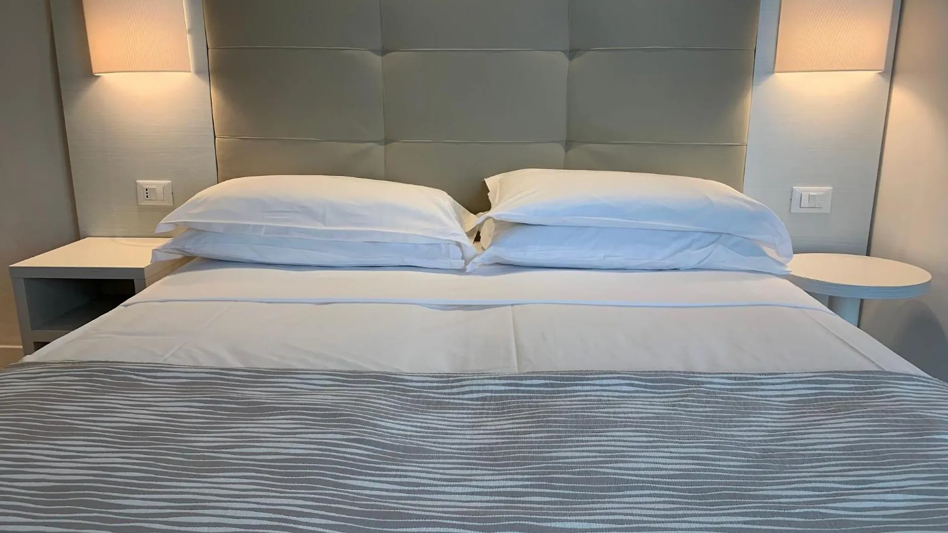 Hotel Nizza Frontemare Superior 3 Stelle ليدو دي يسولو