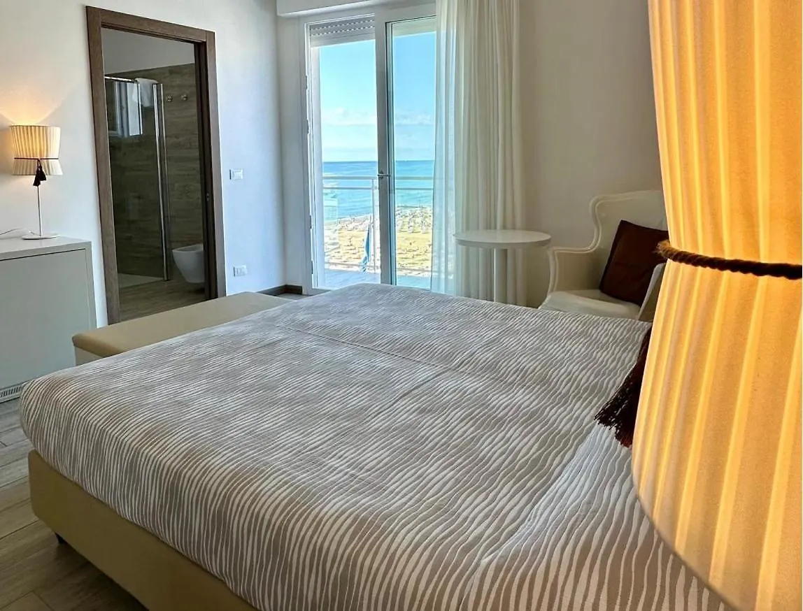 ***  Hotel Nizza Frontemare Superior 3 Stelle ليدو دي يسولو إيطاليا