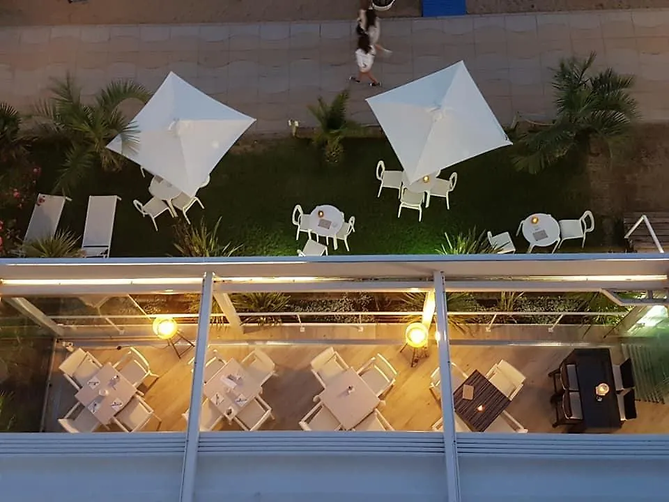 Hotel Nizza Frontemare Superior 3 Stelle ليدو دي يسولو