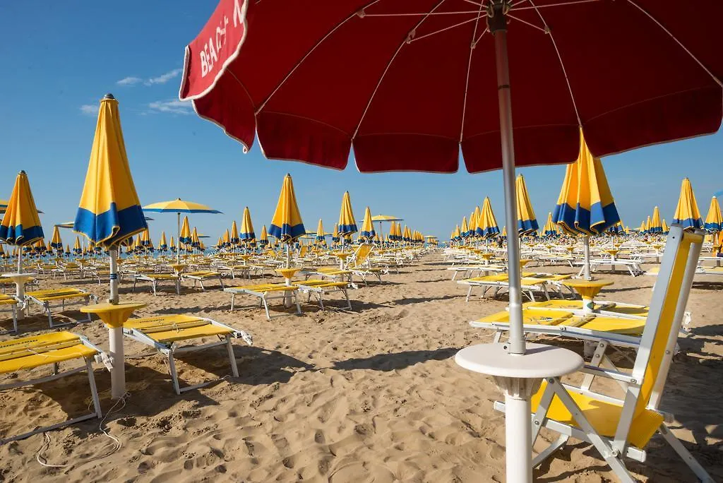 Hotel Nizza Frontemare Superior 3 Stelle Lido di Jesolo 3*,  Itália